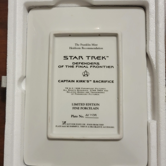 Star Trek Captain Kirk's Sacrifice Limited Edition Numbered Collectors Plate - Picture 2 of 4